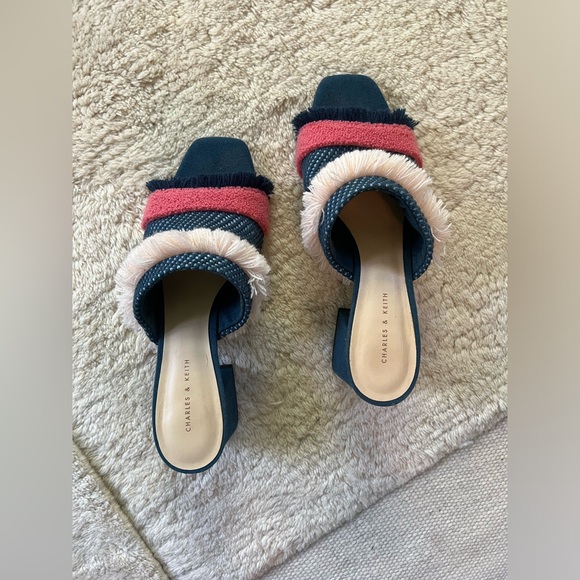 Charles & Keith Woven Fringe Mixed Media Slides Mules Heels Navy Red Pink 9 / 39 - Picture 3 of 12